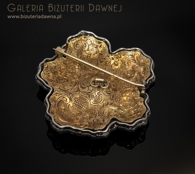 Brosza platynowo-złota w formie bratka - diamenty starego szlifu i aksamit - unikalna  secesja,  pocz. XX w.