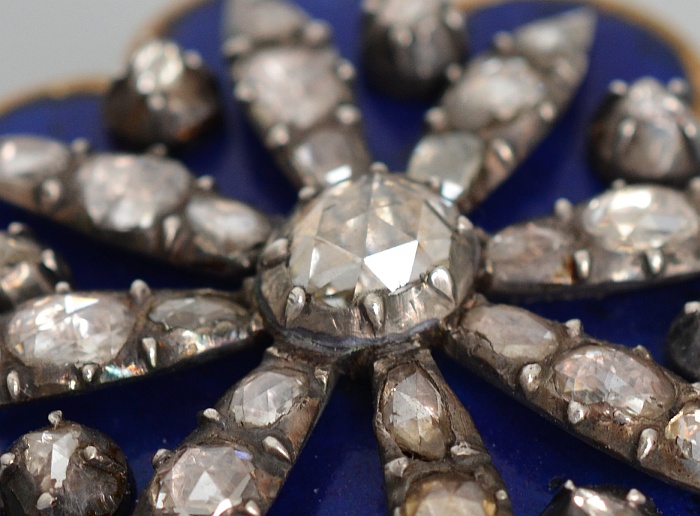 Złota brosza z diamentami starego szlifu - 5 CT - i emalią kobaltową, XVIII/XIX w.