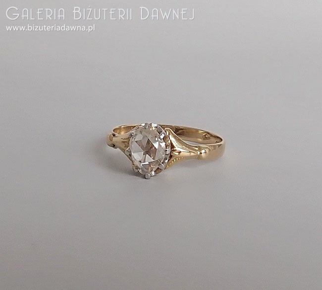 Złoty pierścionek z diamentem - 0,70 ct - I połowa XX w. 