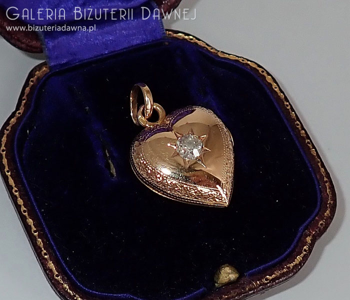 Medalion-sekretnik w formie serca z brylantem starego szlifu 0,30 ct, Wiedeń, k. XIX w. 