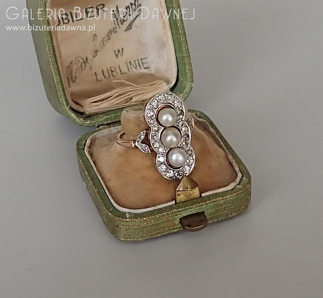 Pierścionek platynowo-złoty - perły i diamenty - lata 20. XX w. 