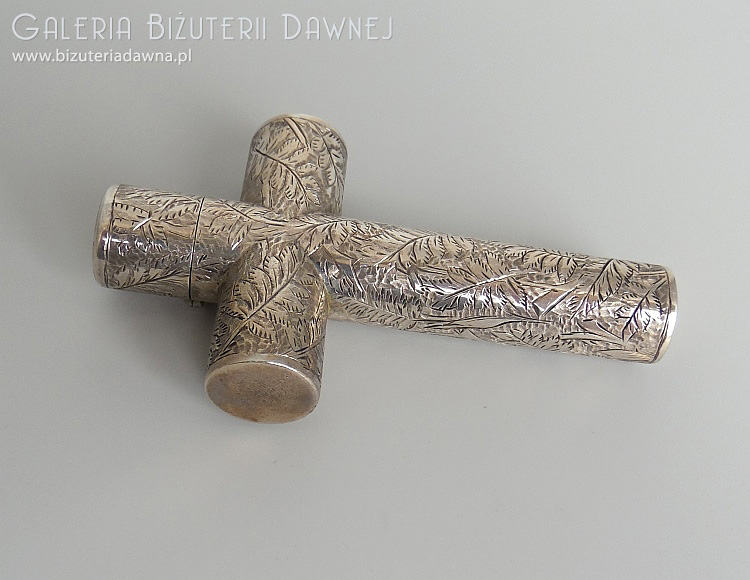 Flakon srebrny w formie krzyża w oryginalnym etui - Anglia, Chester 1891 r.